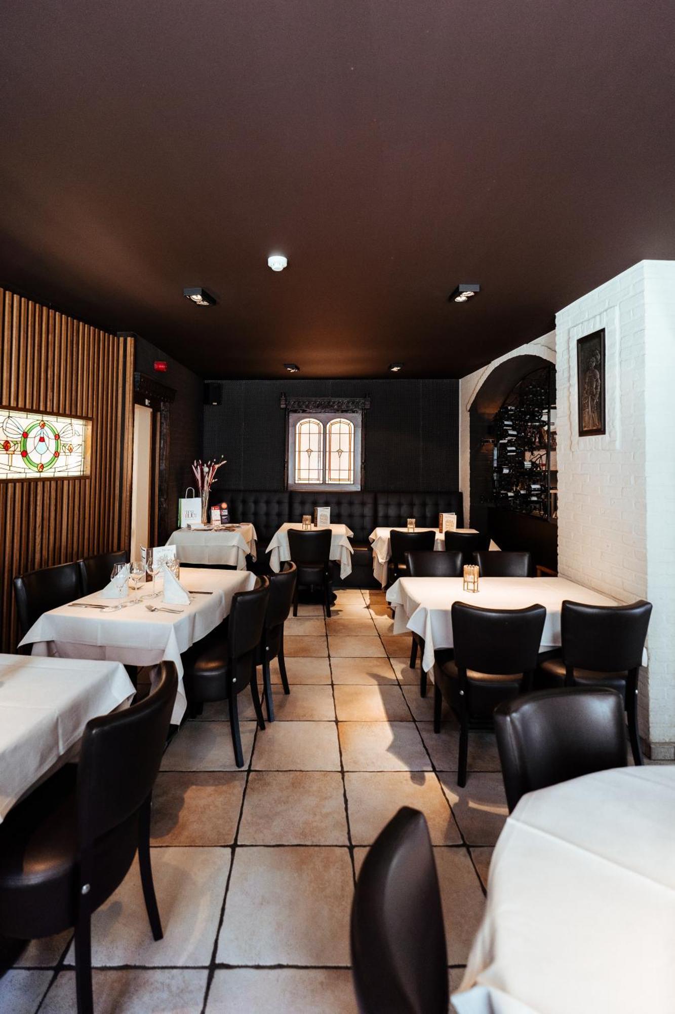 Hotel Brasserie De Beiaard ตอร์เฮาท์ ภายนอก รูปภาพ